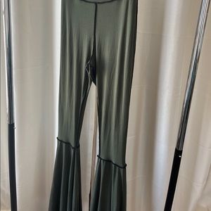 Stretchy bell-bottom pants